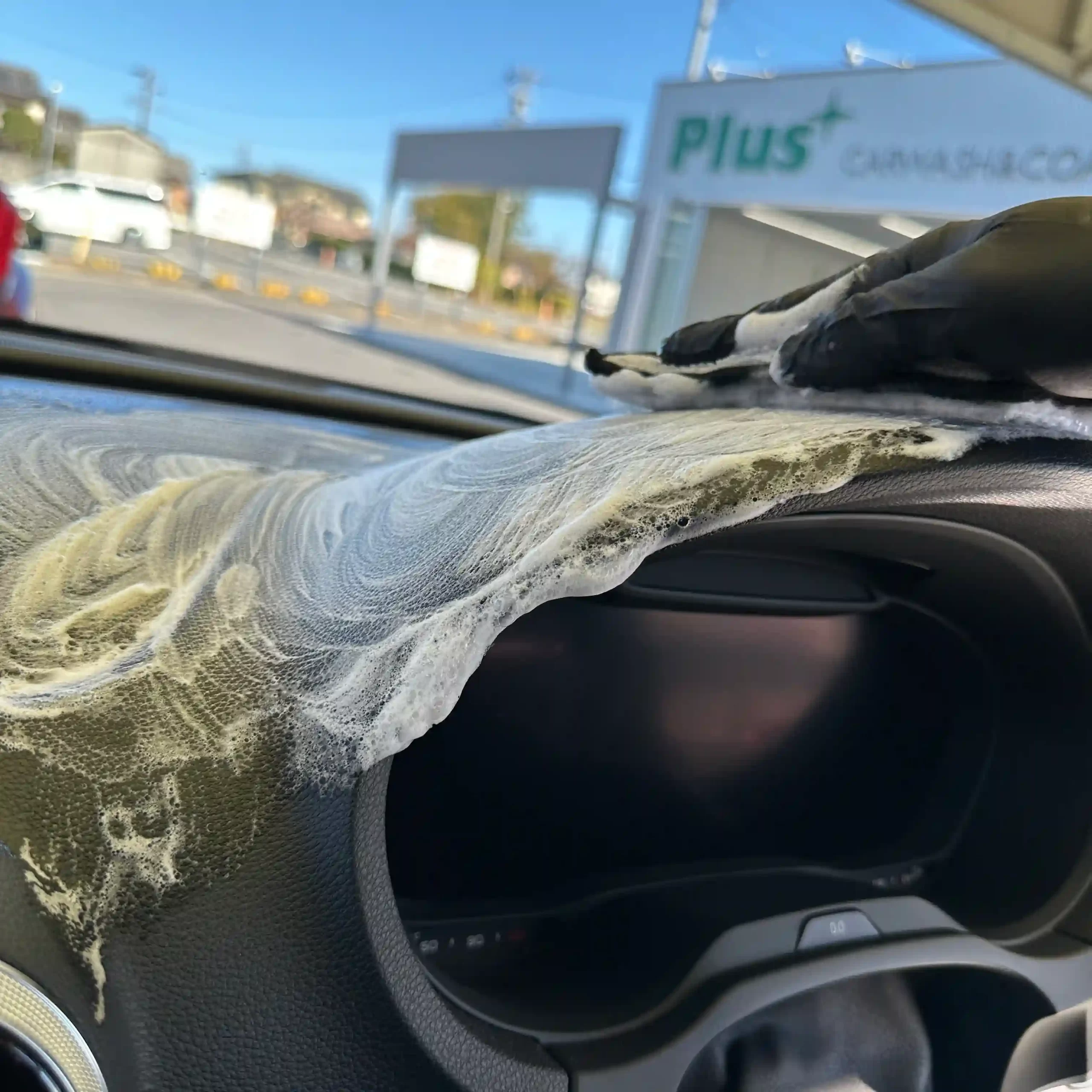 車内清掃｜車内コーティング｜シートクリーニング｜専門店のPlus