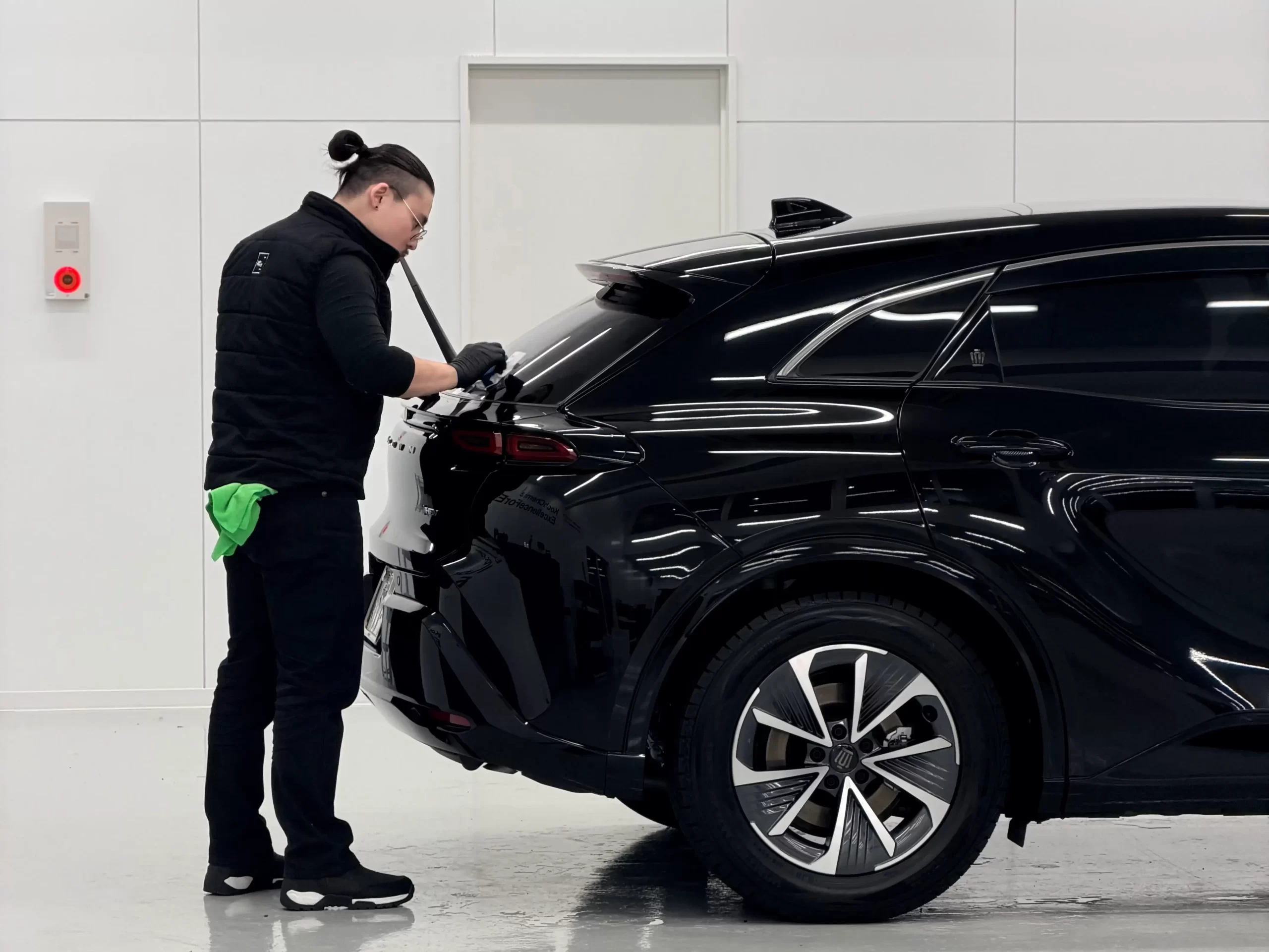 Plusのセラミックコーティング施工風景