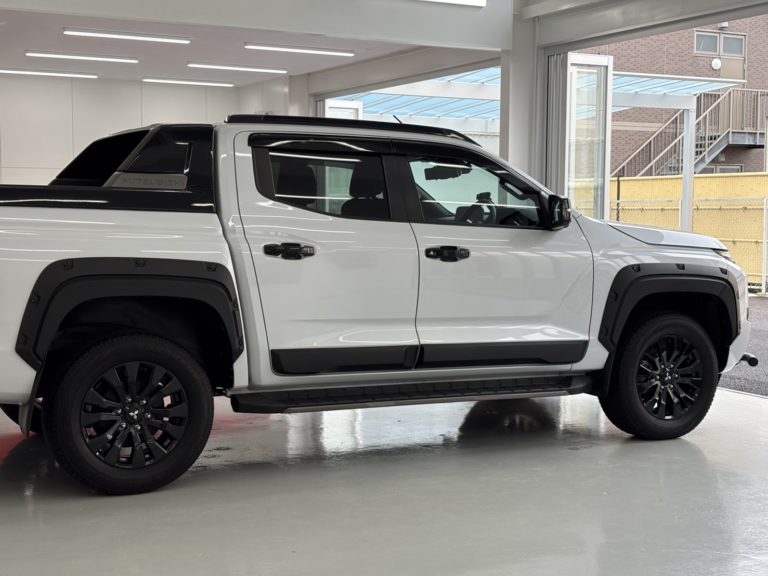 三菱 トライトン